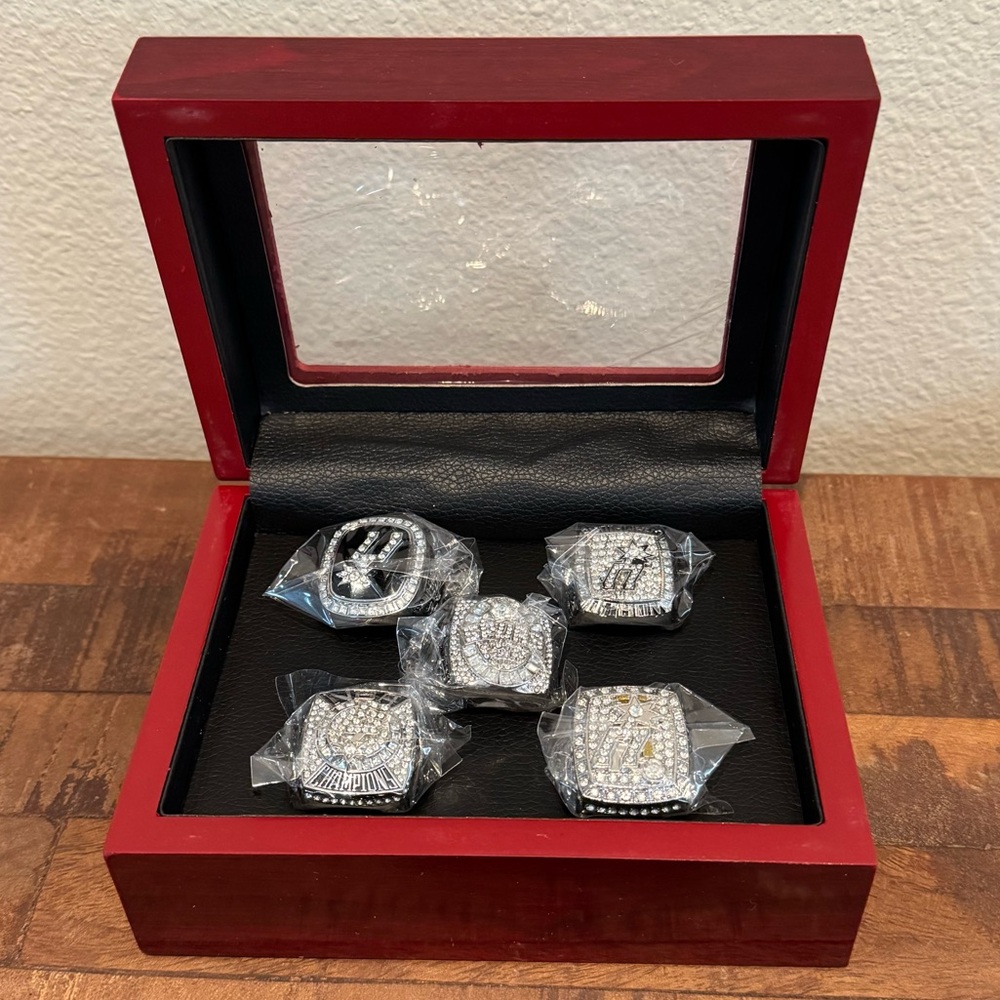 Set of 5 San Antonio Spurs Championship Replica Rings W/Box - Tim Duncan